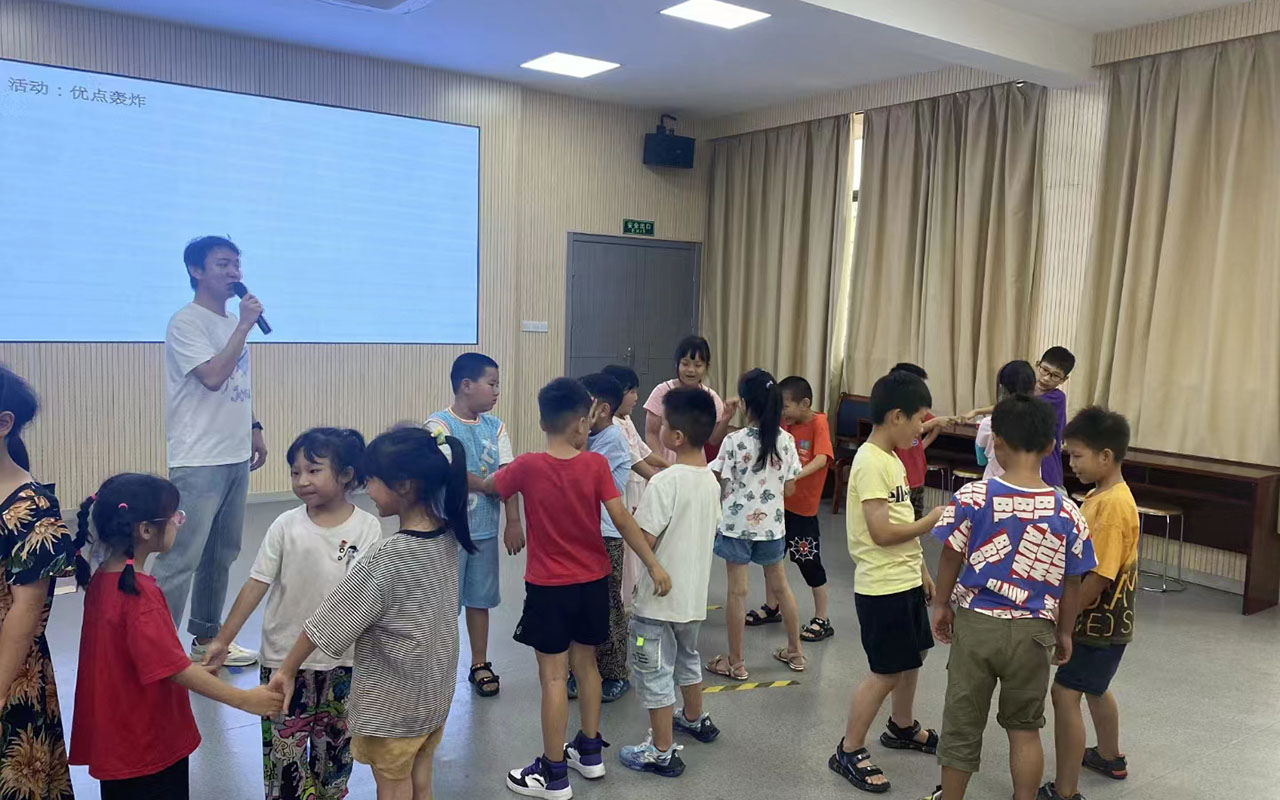 彭水龙观乡中心学校